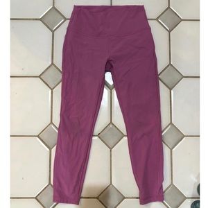 Lululemon wunder under size 8 25”